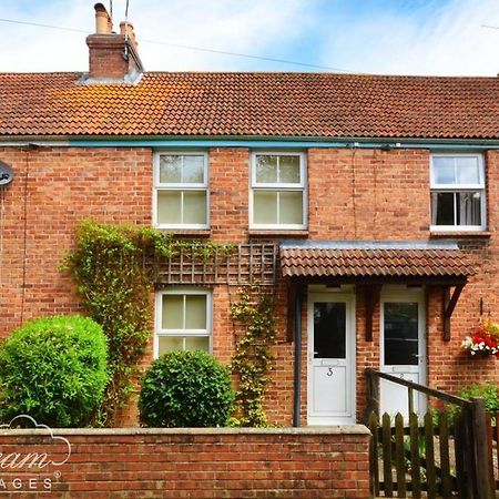 Brickyard Cottage Moreton  エクステリア 写真
