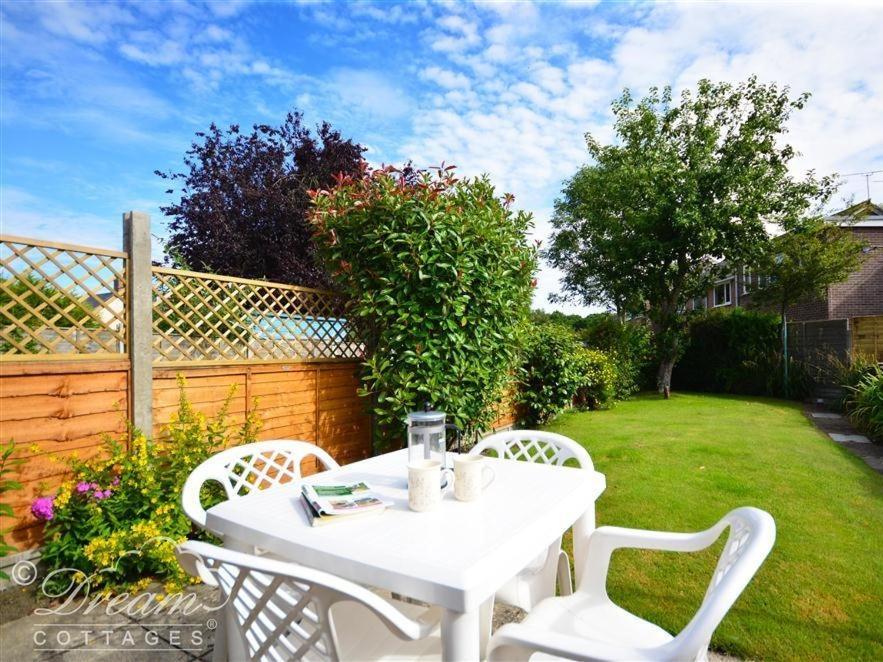 Brickyard Cottage Moreton  エクステリア 写真