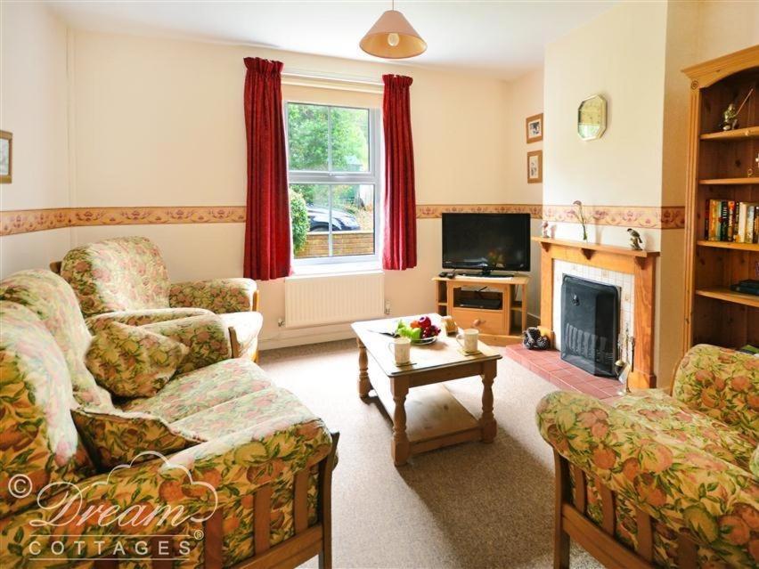 Brickyard Cottage Moreton  エクステリア 写真